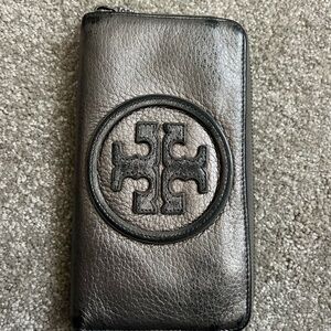 Tory Burch Silver Wallet